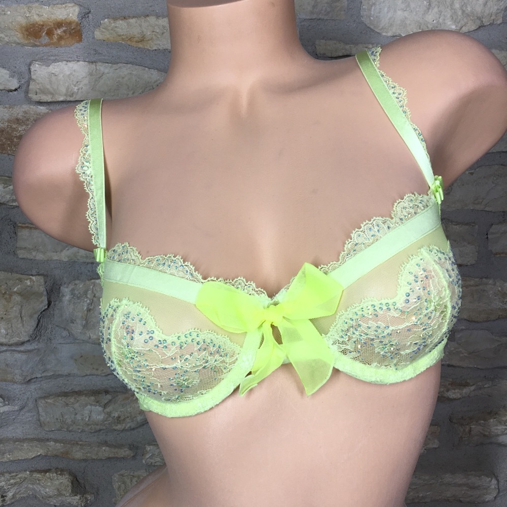 32C Victoria's Secret Designer Collection Bra